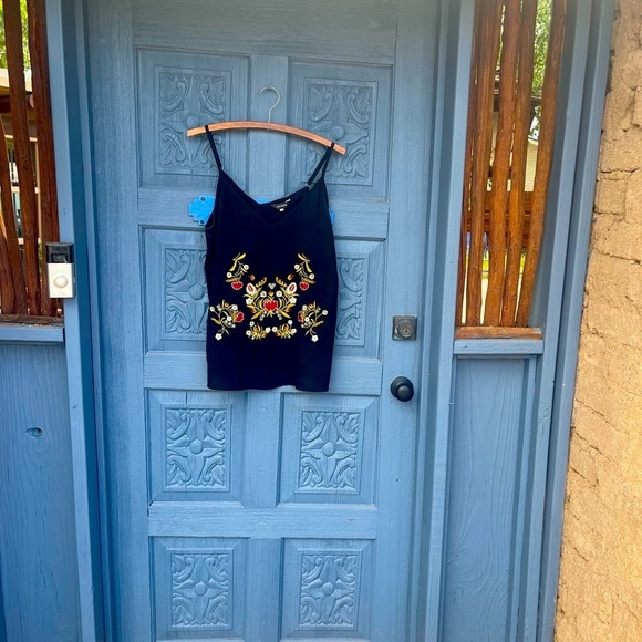 Black Floral Embroidered Camisole Top - Picture 5 of 5